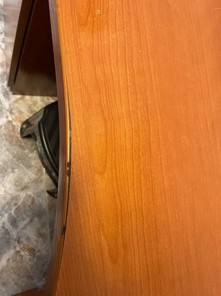 Mesa de despacho de madera marrón