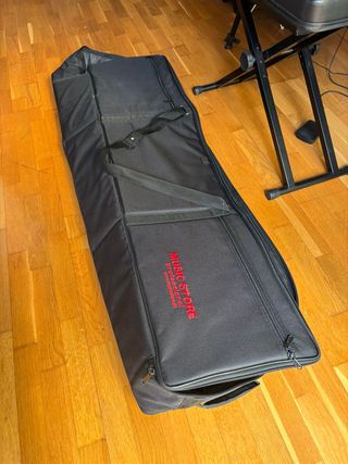 Piano Digital Yamaha P-125 + Soporte, Silla, Funda
