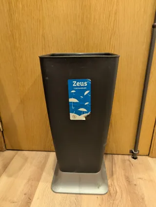 Paragüero Zeus