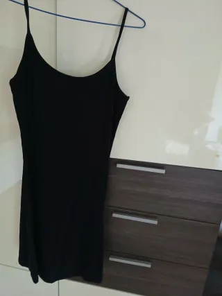 Camiseta tirantes roja con encaje
