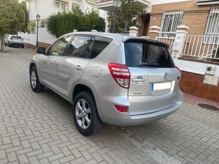 Toyota RAV4 2011