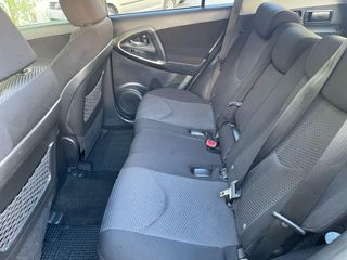 Toyota RAV4 2011