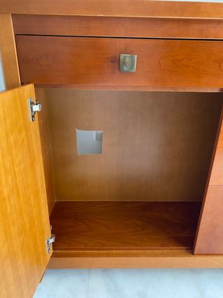 Cómoda de madera marrón