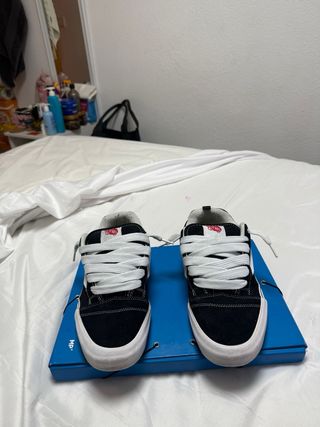 Zapatillas Vans Negras y Blancas