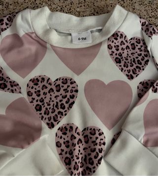 Sudadera bebé corazones rosa y leopardo