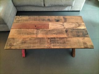 Mesa de centro de madera rústica