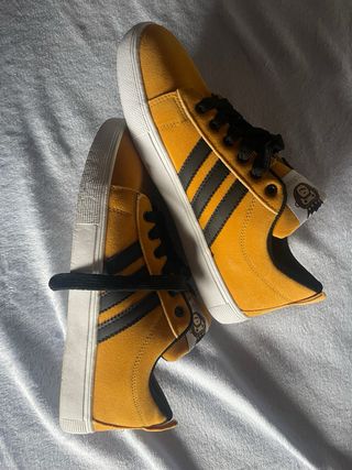 Zapatillas Deportivas Amarillas con Mono