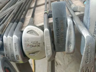 29 Palos de Golf + 15 Pelotas + Estuche