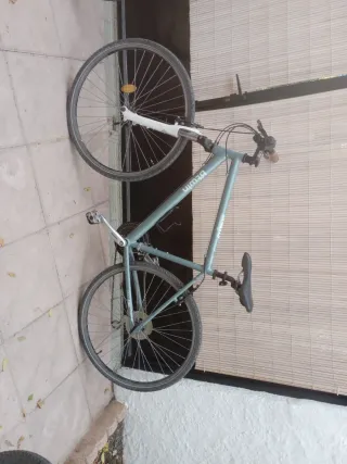 Bicicleta Btwin Riverside Gris