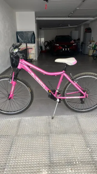 Bicicleta niña rosa casi sin usar