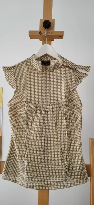 Blusa de mujer con estampado floral