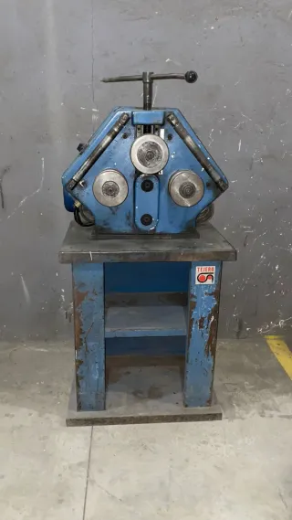 Curvadora de perfiles TEJERO