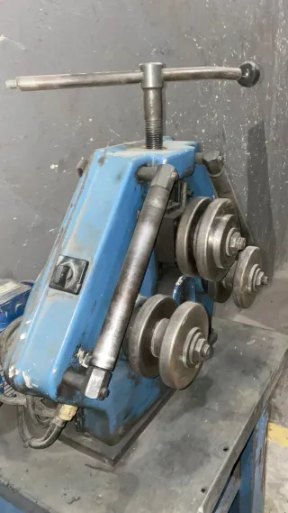 Curvadora de perfiles TEJERO