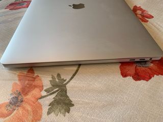 MacBook Pro 2018 15,4” 512GB Plata