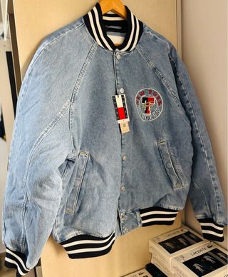 Chaqueta vaquera tipo bomber Tommy Jeans.NUEVA