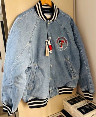 Chaqueta vaquera tipo bomber Tommy Jeans.NUEVA