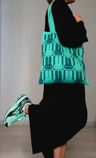 Bolso de punto grueso conejos verde esmeralda
