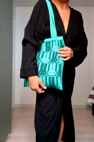 Bolso de punto grueso conejos verde esmeralda