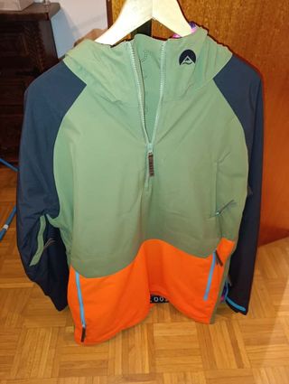 Chaqueta OOSC verde y naranja
