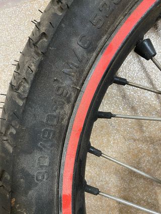 Rueda Delantera Yamaha SR250 con Disco + neumático