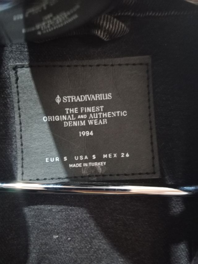 Chaqueta vaquera negra chica