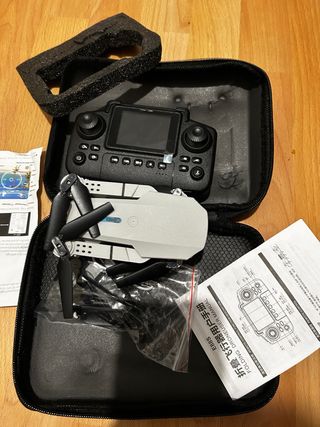 Dron plegable nuevo sin uso con cámara
