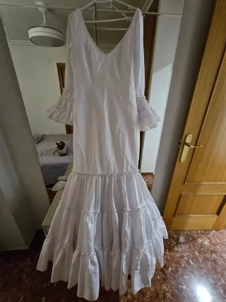 Traje de flamenca blanco volantes