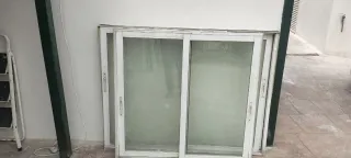 Ventanas de aluminio correderas con persiana