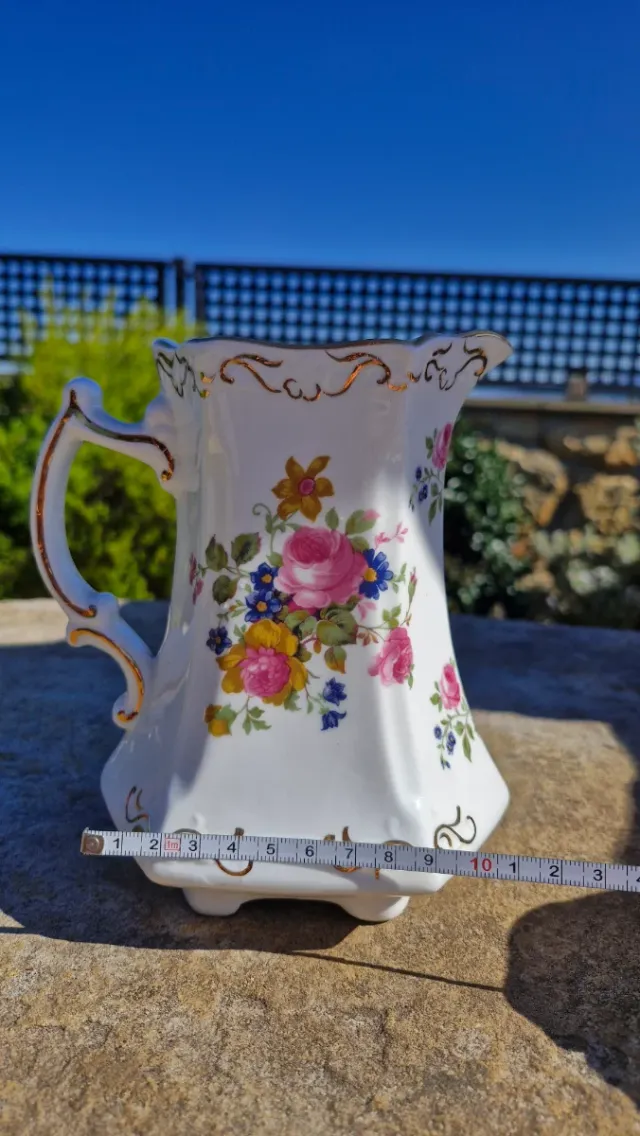 Jarra inglesa vintage St. George floral