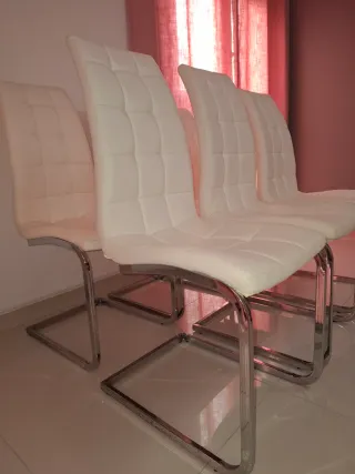 Sillas de comedor blancas NEGOCIABLES!!