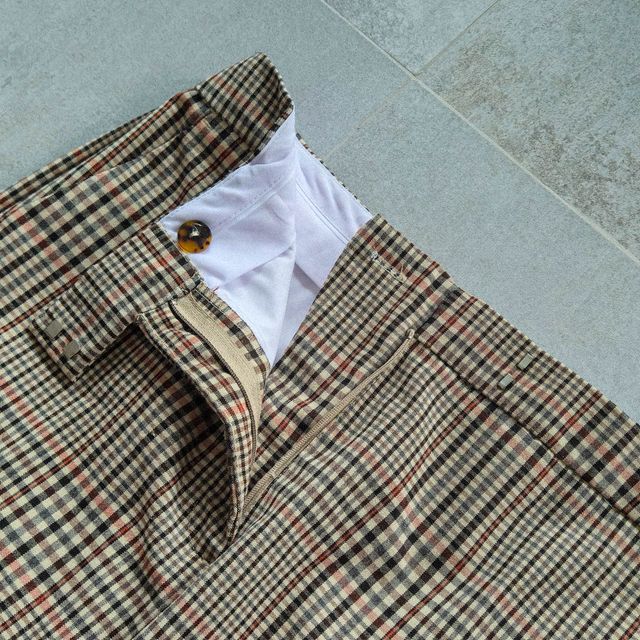 Pantalón tobillero slim a cuadros