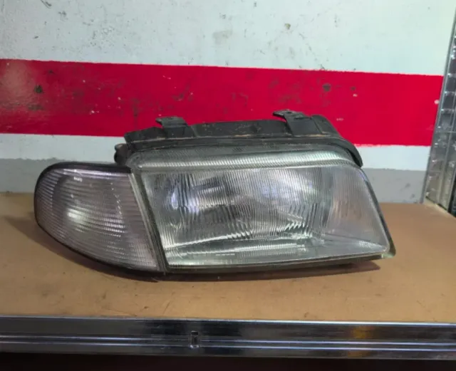 Foco derecho Audi A4 8D0 941 029