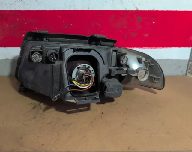 Foco derecho Audi A4 8D0 941 029