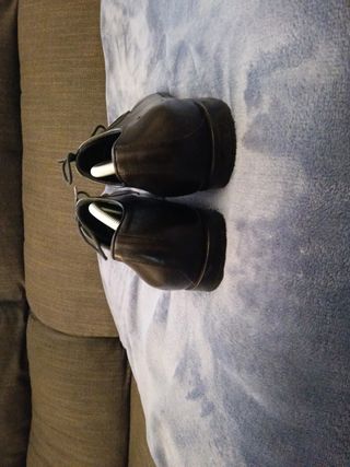 Scarpe eleganti nere con lacci
