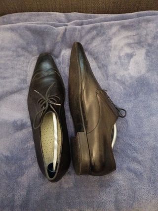 Scarpe eleganti nere con lacci