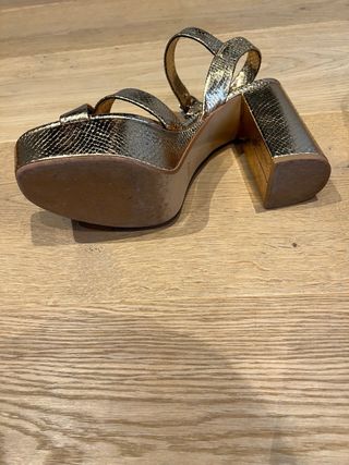 Zapatos de fiesta Zara dorados