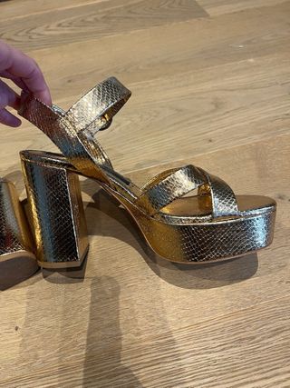 Zapatos de fiesta Zara dorados