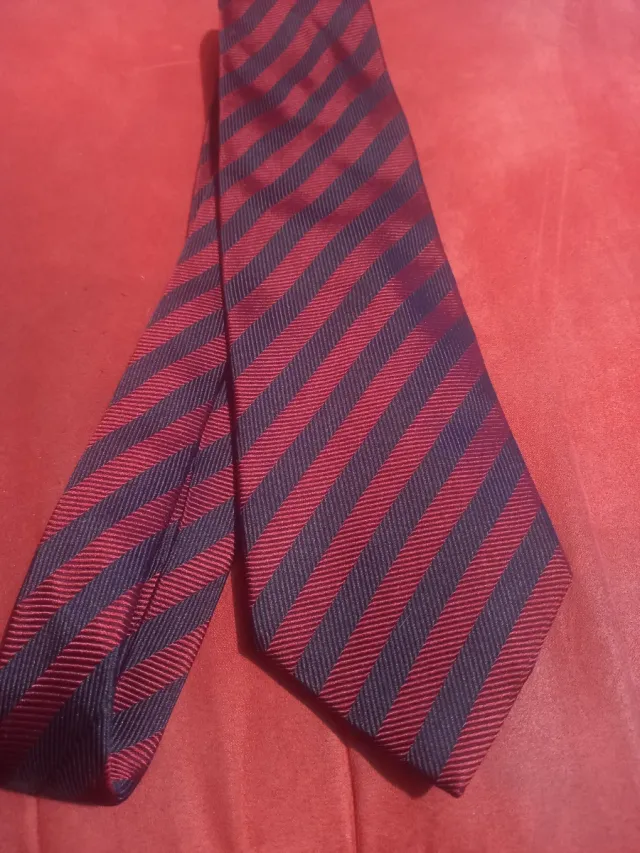 Cravatta Seta Elegante Righe blu/bordeaux