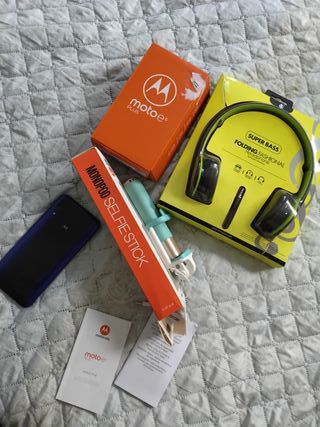 Cuffie Motorola Moto E6 Plus + Palo Selfie+ 