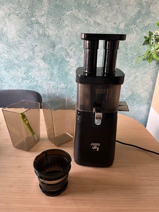 Extractor de jugos lento Juiss Up