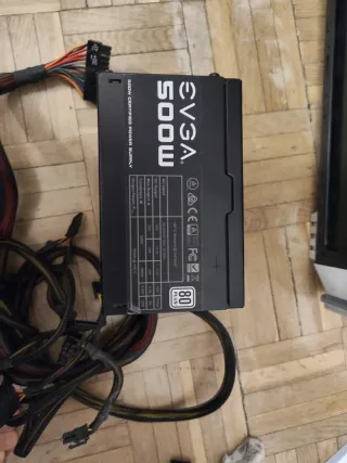  Fuente EVGA 500W con torre Nox Humme