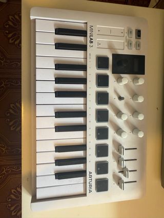 Arturia Minilab 3 Controlador MIDI