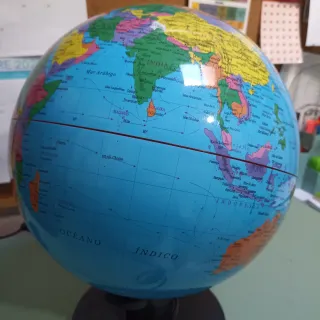 Globo Terráqueo Iluminado Español