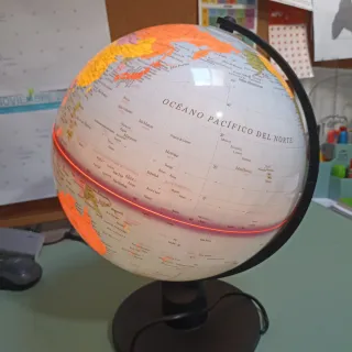 Globo Terráqueo Iluminado Español