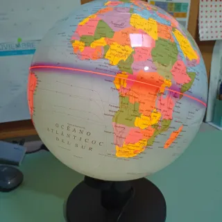Globo Terráqueo Iluminado Español