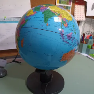 Globo Terráqueo Iluminado Español