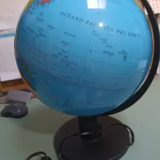 Globo Terráqueo Iluminado Español