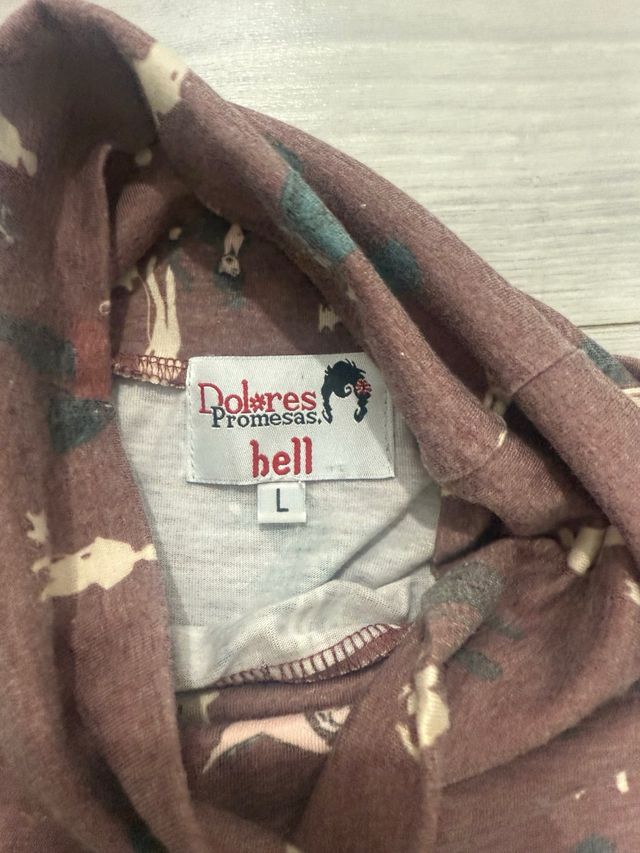 Dolores Promesas Camiseta Estampada