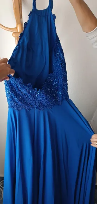 Vestido invitada azul con pedrería