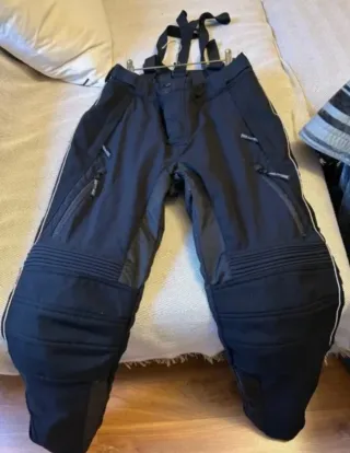 Pantalón moto crivit con tirantes